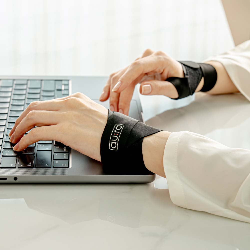 아우라 손목보호대